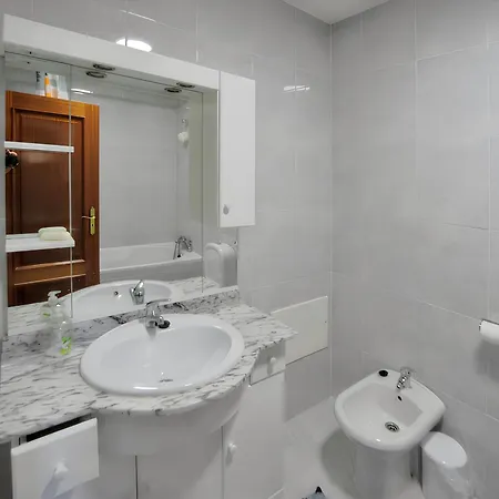 Holiday home Elegant House In Santa Maria Da Feira With Balcony And View Aveiro