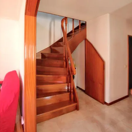 بيت للعطل Spacious House In Santa Maria Da Feira - 220 M² With View أفيرو